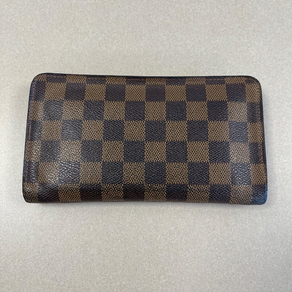 Louis Vuitton Preloved Damier Ebene Zippy Wallet w/ Certificate of Authenticity - Picture 2 of 14